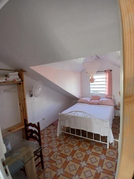 Au D Location Hotel Grand-Bourg  Exterior photo
